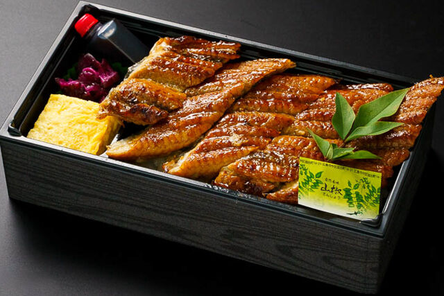脂がのって柔らかく旨味成分が多いメスにこだわったうな重（特盛）