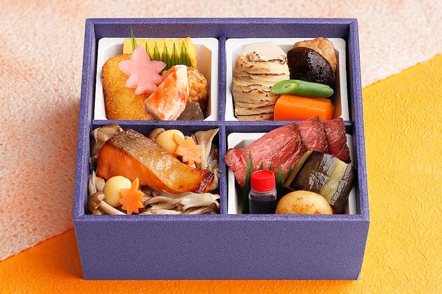 ローストビーフと鮭きのこ御飯のお弁当