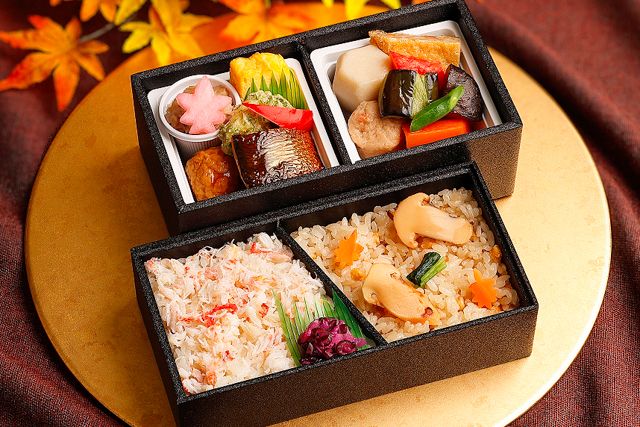 松茸御飯と蟹御飯の二段重