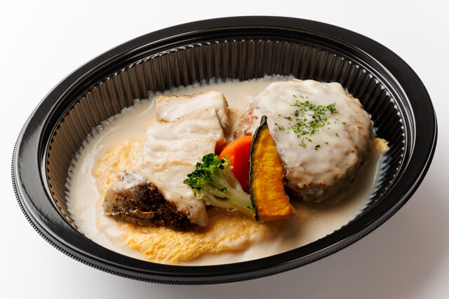 【特製クリームソース】オムライス 特製ローストチキン＆ハンバーグ