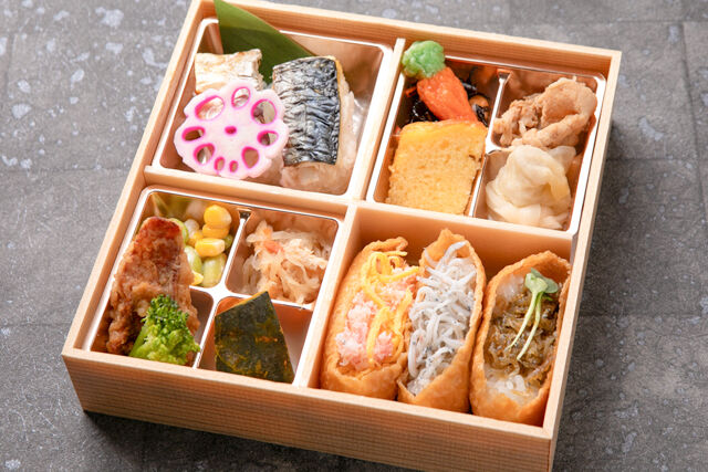 4升御膳～焼き鯖棒寿しと彩り稲荷（かにちらし・しらす・ちりめんじゃこ）～