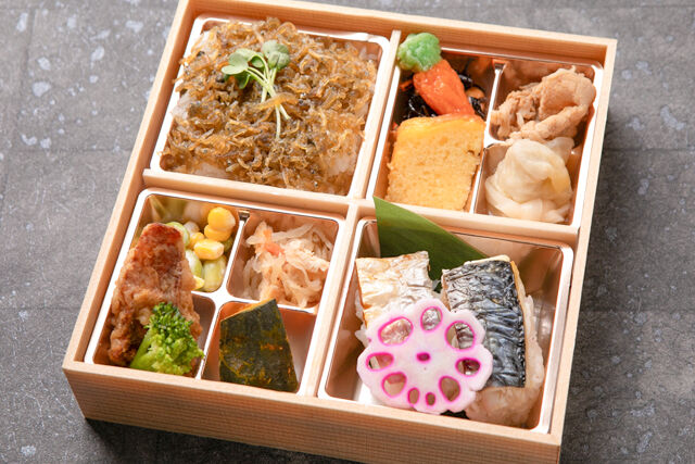 焼き鯖棒寿しとちりめんじゃこ御膳