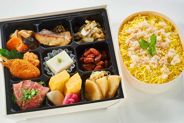 キフネ 特撰 和牛ローストビーフの彩り弁当とかにわっぱ飯