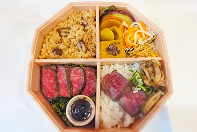 【熨斗対応可】黒毛和牛ステーキと栗の炊き込みご飯 秋の八角重