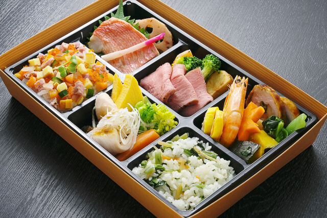 熟成ローストビーフと金目鯛の西京焼き御膳