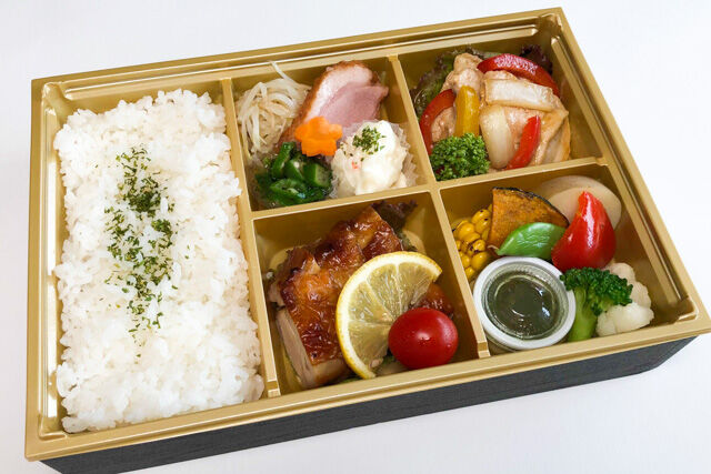 豚の生姜焼きと鶏の照り焼き弁当