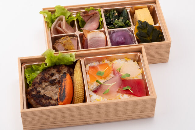 海鮮チラシと国産牛ハンバーグ2段弁当