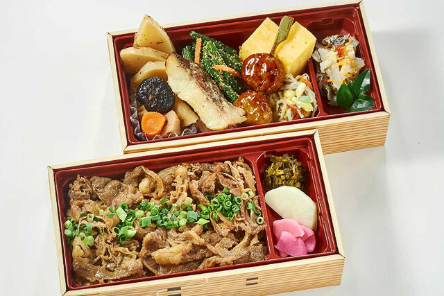 和牛のすき焼重と彩り御膳