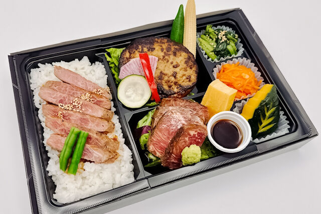 サーロインステーキ重とやわらかハンバーグ（牛ハラミステーキ）