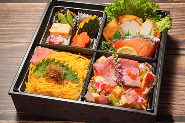 【牛肉ちらし・ちりめん山椒ご飯】鶏の照り焼きと焼き鮭御膳