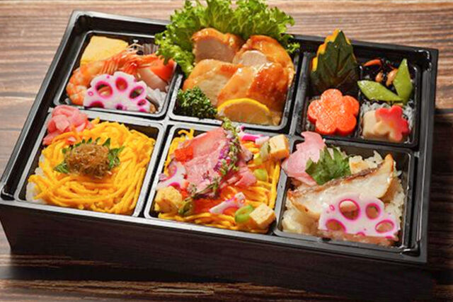 【牛肉ちらし・鯛おこわ・ちりめん山椒ご飯】鶏の西京焼き御膳