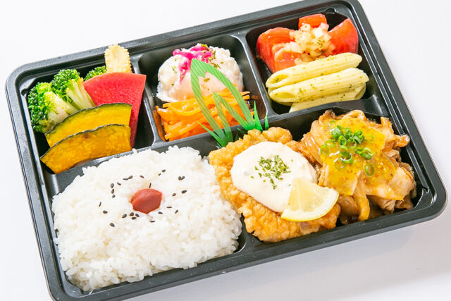 Deli弁当 チキン南蛮とハニージンジャーポーク