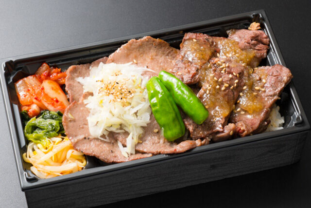 炭火焼牛ハラミ＆霜降り牛たん重