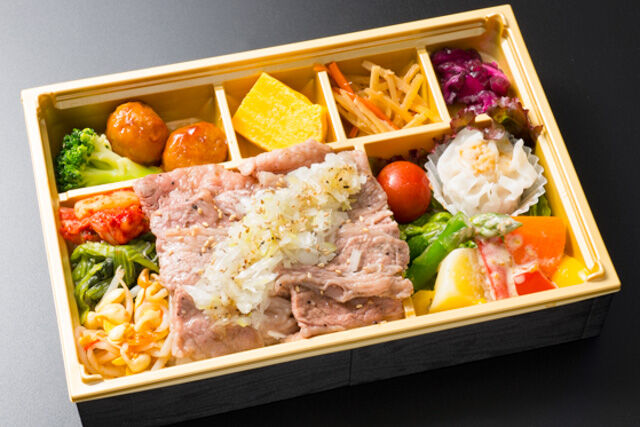 炭火焼ネギ塩牛カルビ弁当