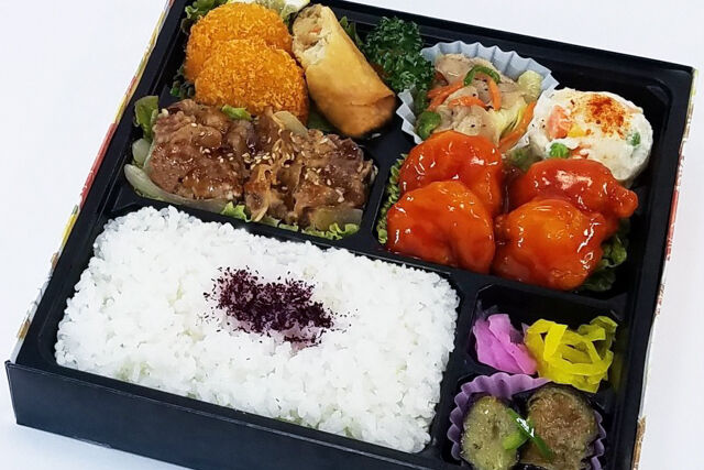 和牛焼肉とエビチリ弁当（NO.113）