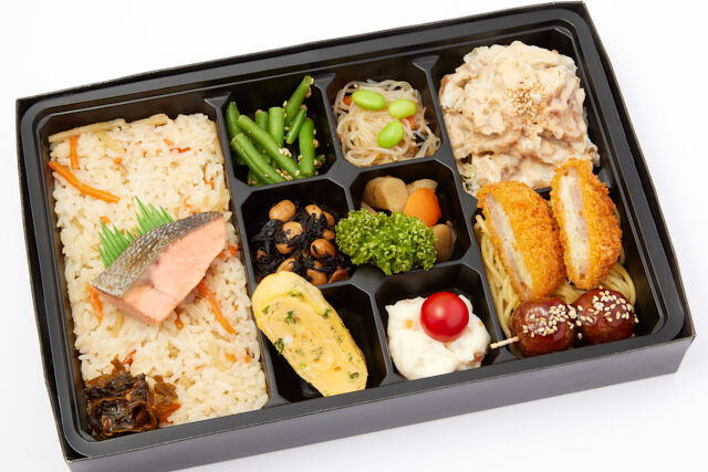 TOMYお楽しみ御膳（15）レンコンはさみ揚げ／豚しゃぶサラダ