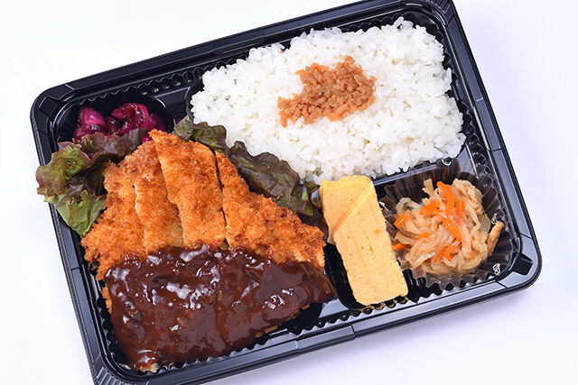 選べるソースがうれしい！とんかつ弁当
