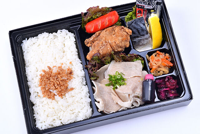 2種のおかずが楽しめる！豚しゃぶ＆唐揚げ