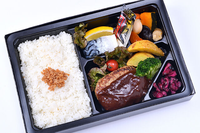 2種のおかずが楽しめる！ハンバーグとノルウェー産塩鯖幕の内