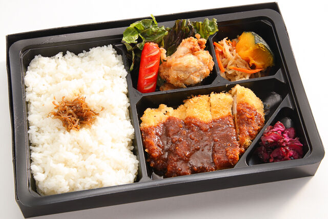 自家製デミグラスロースとんかつ＆唐揚げ弁当