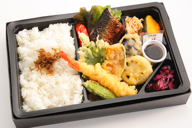 特製天つゆ付き海老入り天ぷら＆サバ弁当