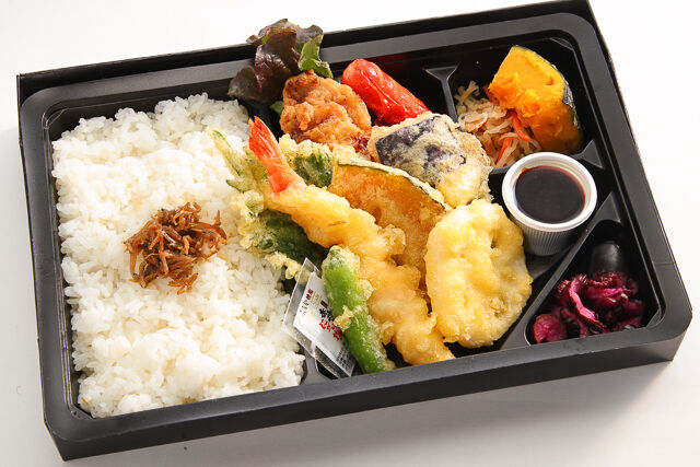 特製天つゆ付き海老入り天ぷら＆唐揚げ弁当