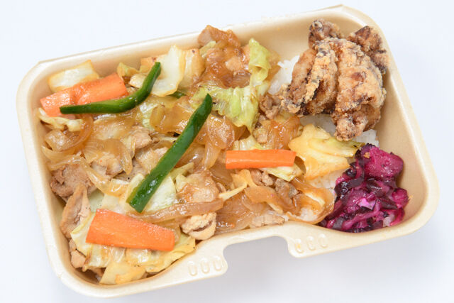 野菜炒め唐揚げ飯
