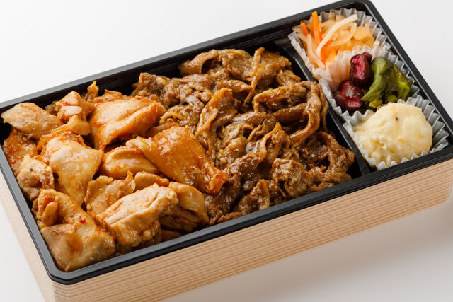 【熨斗対応可】名物ふたごとピリ辛チキンのW弁当