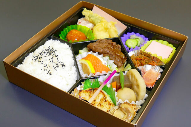 西京焼きと牛肉多め（国産）のお弁当