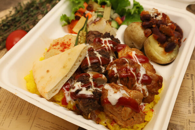 チキン＆ビーフケバブオーバーライスコンボ セパレートBOX