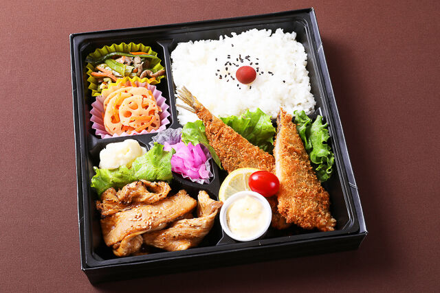 豚の生姜焼きとアジフライのダブル弁当