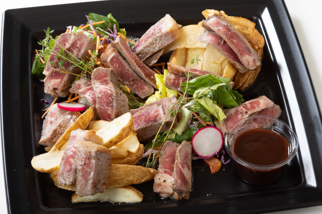 牛ロースステーキ 〜クラシックデミソース