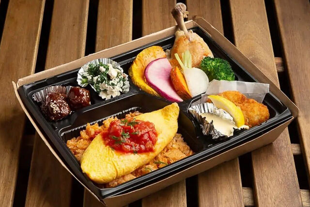 宮城県産烏骨鶏卵と舟形マッシュルームのオムライス弁当