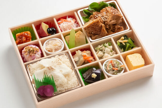 【熨斗対応可】彩り鯛めし＆グリルチキン御膳