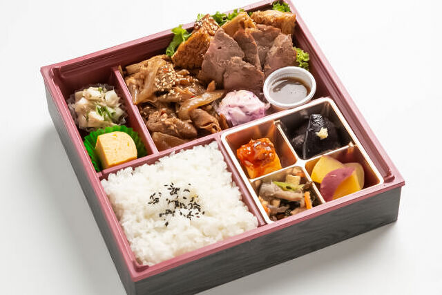 【熨斗対応可】3種の肉盛り御膳