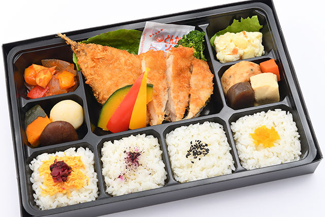 チキンカツとアジフライWメイン弁当