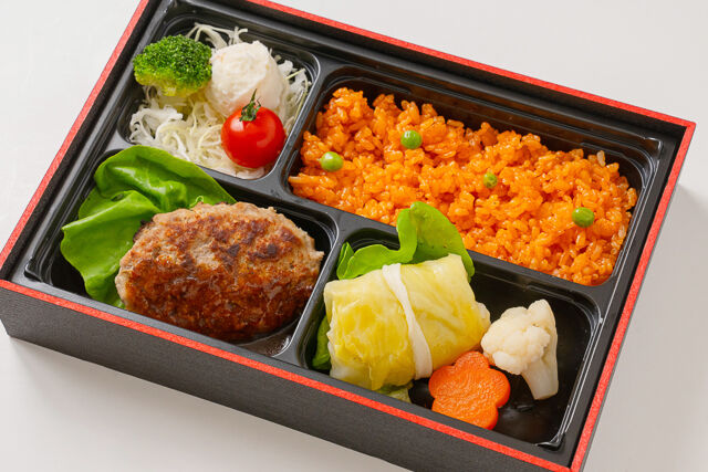 ハンバーグとロールキャベツ with 特製ケチャップライス