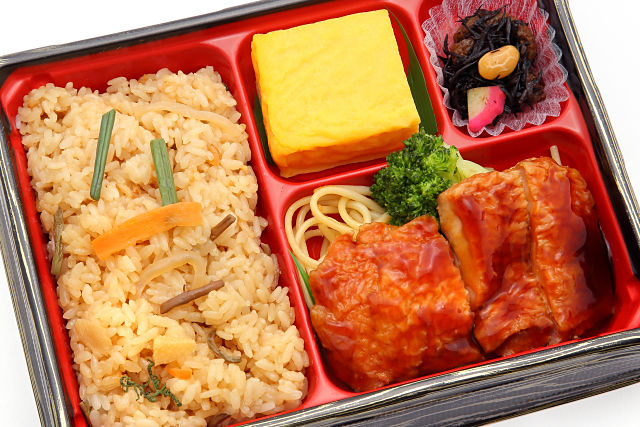 鶏照焼き弁当～山菜ごはん~