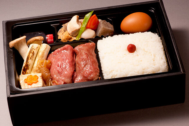 宮崎牛すき焼き弁当（肉増量）