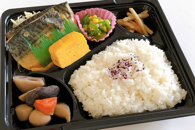 鯖煮弁当