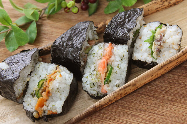 すしおにぎり（花）