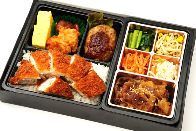 肉匠 牛焼肉＆ハンバーグ御膳～チキンカツ重～