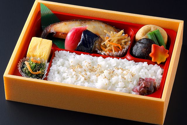 下鴨弁当（銀だらの西京焼）～春夏～