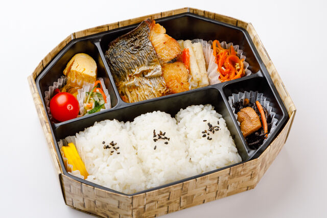 俵おにぎり＆鰆の西京焼き弁当