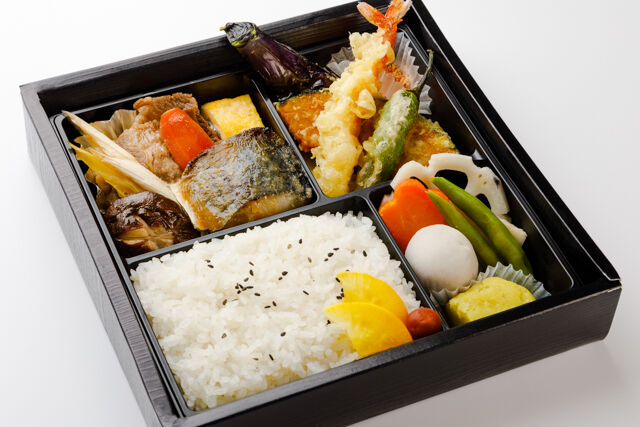 【2月限定価格】おかず満載 すき焼き幕の内弁当