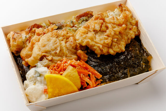 ボリューム満点のり弁（鶏天）