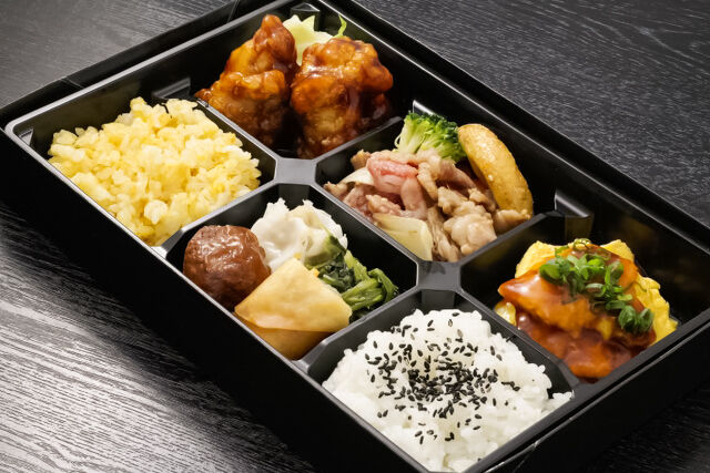 和牛焼肉・黒酢鶏・カニ玉の中華御膳
