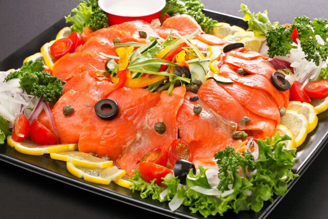 スモークサーモンサラダ仕立て