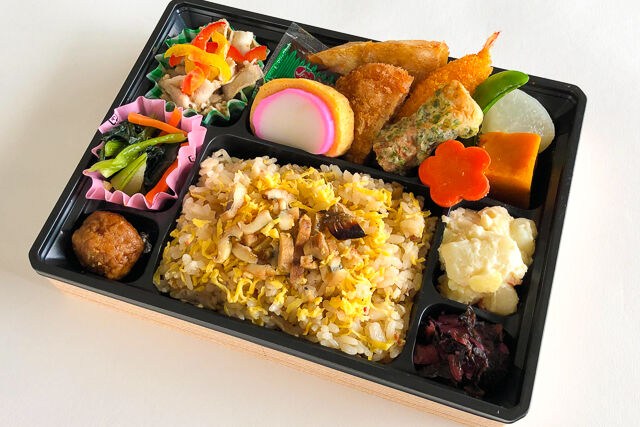 幕の内弁当おりづる（穴子飯）