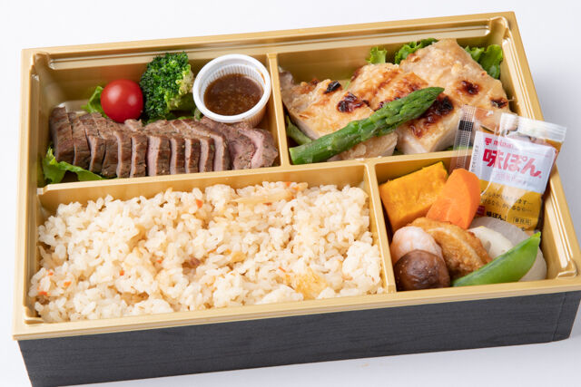 香草焼きローストビーフ×鶏ももの西京焼き弁当